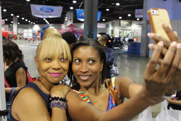 Carol Blackmon Taking Selfies With Fans