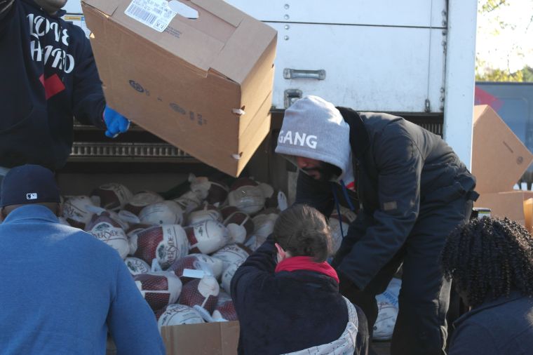 MAJIC 107.5/ 97.5 Annual Turkey Giveaway with The Steve Harvey Morning Show