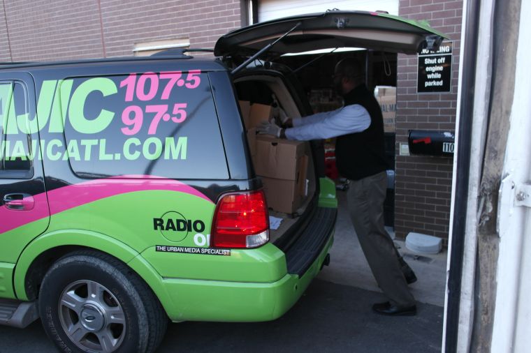 MAJIC 107.5/ 97.5 Annual Turkey Giveaway with The Steve Harvey Morning Show