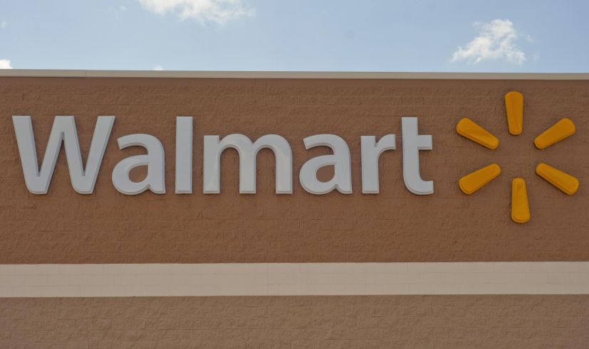 Wal-Mart Reclaims Top Spot From Exxon Mobil on Fortune 500 List