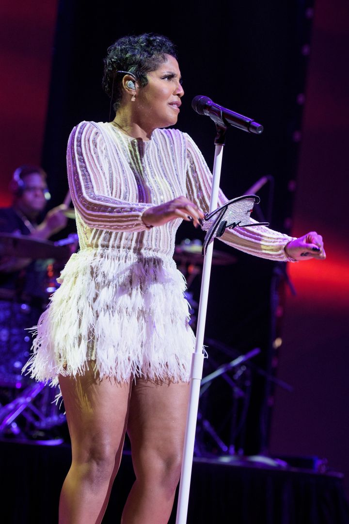 Toni Braxton performing 6 at 2016 BMI R&B/Hip-Hop Awards