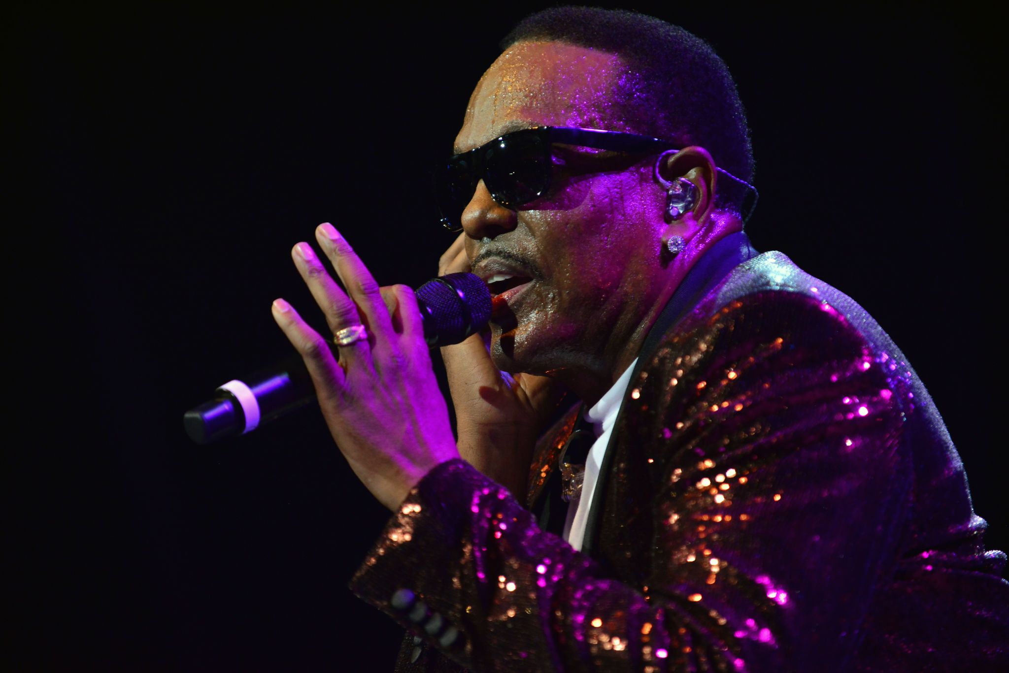 Charlie Wilson Performs AtHome Music Video Of His Hits Majic 107.5