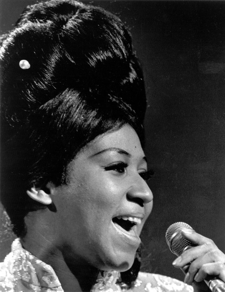 Queen Of Soul Performing