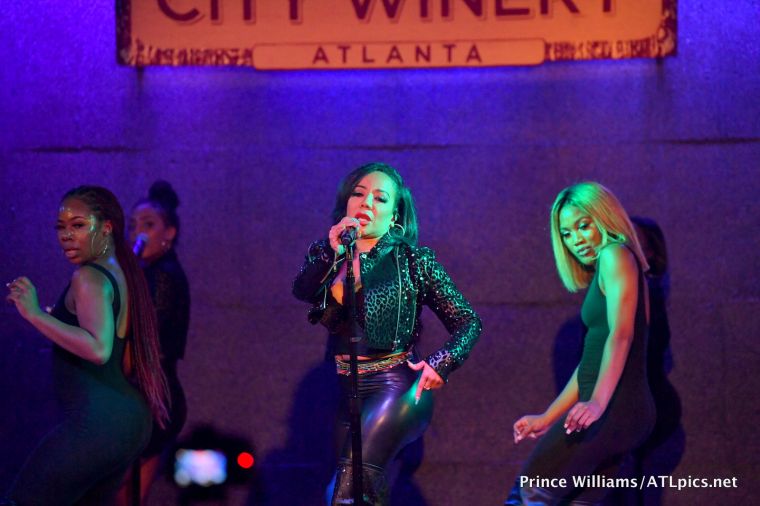 Majic After Dark Tiny, Bonfyre and Whoaa