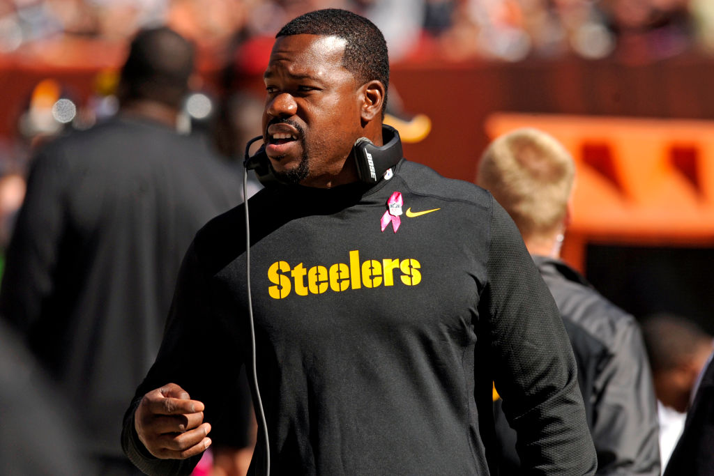 Pittsburgh Steelers v Cleveland Browns