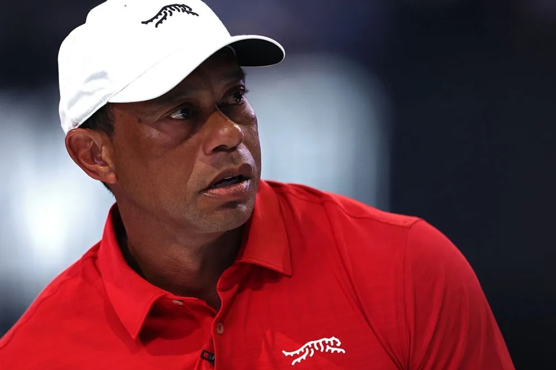 Tiger Woods involucrado en un accidente con vuelco en Florida